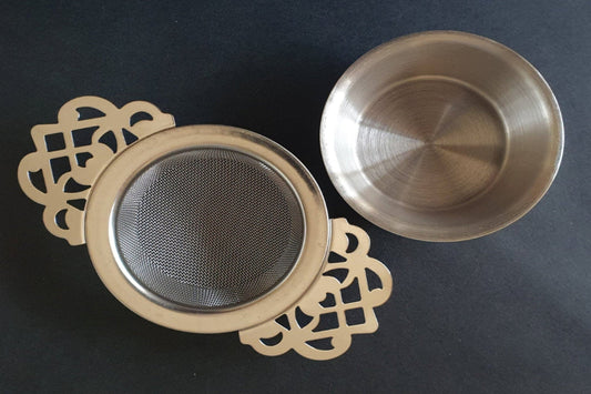 Stainless Steel Silver Tea Strainer with Drip Bowl